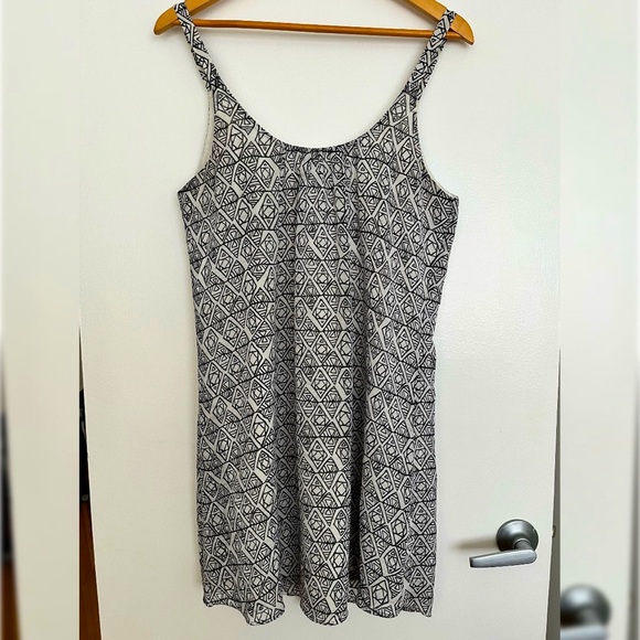 Summer Dress | Black and white design - Picture 1 of 1